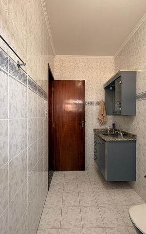 Casa à venda com 433m², 3 quartos e 6 vagas Casa à venda com 433m², 3 quartos e 6 vagasBanheiro da suíte 2