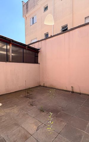 Casa à venda com 433m², 3 quartos e 6 vagas Casa à venda com 433m², 3 quartos e 6 vagasQuintal salão