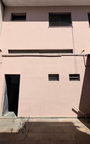 Casa à venda com 433m², 3 quartos e 6 vagas Casa à venda com 433m², 3 quartos e 6 vagasQuintal salão