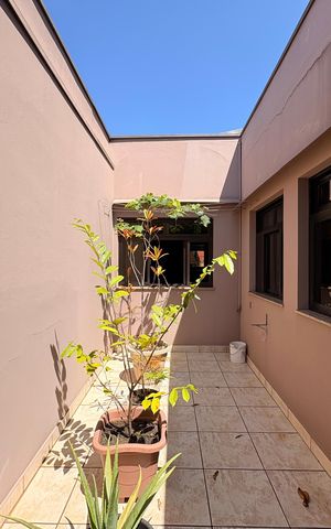 Casa à venda com 433m², 3 quartos e 6 vagas Casa à venda com 433m², 3 quartos e 6 vagasJardim de inverno