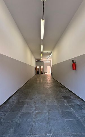 Casa à venda com 433m², 3 quartos e 6 vagas Casa à venda com 433m², 3 quartos e 6 vagasSalão