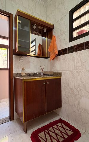 Casa à venda com 433m², 3 quartos e 6 vagas Casa à venda com 433m², 3 quartos e 6 vagasBanheiro