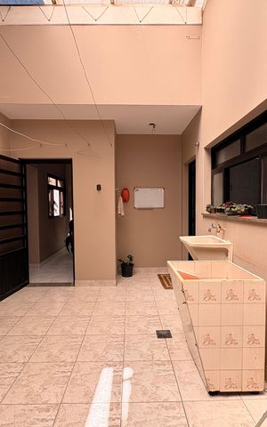Casa à venda com 433m², 3 quartos e 6 vagas Casa à venda com 433m², 3 quartos e 6 vagasLavanderia