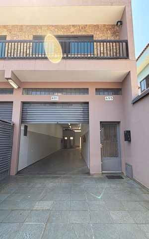 Casa à venda com 433m², 3 quartos e 6 vagas Casa à venda com 433m², 3 quartos e 6 vagasGaragem