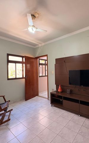 Casa à venda com 433m², 3 quartos e 6 vagas Casa à venda com 433m², 3 quartos e 6 vagasSalva de tv