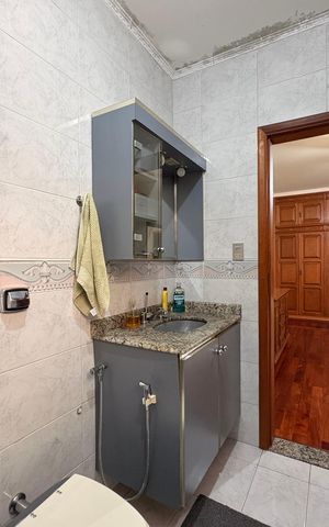 Casa à venda com 433m², 3 quartos e 6 vagas Casa à venda com 433m², 3 quartos e 6 vagasBanheiro da suíte 3