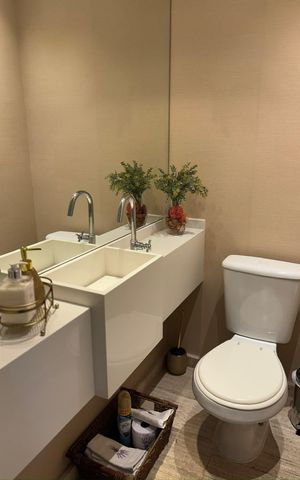 Apartamento à venda com 221m², 4 quartos e 3 vagas Apartamento à venda com 221m², 4 quartos e 3 vagasBanheiro