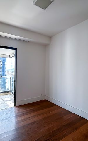 Apartamento à venda com 283m², 4 quartos e 4 vagas