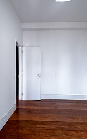 Apartamento à venda com 283m², 4 quartos e 4 vagas