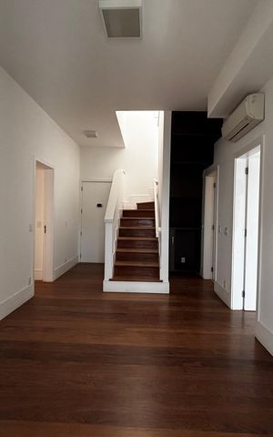 Apartamento à venda com 283m², 4 quartos e 4 vagas