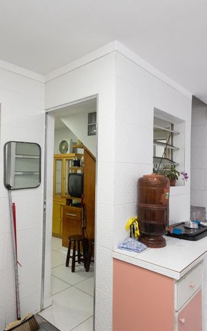 Casa à venda com 200m², 5 quartos e 3 vagas Casa à venda com 200m², 5 quartos e 3 vagasÁrea de Serviço