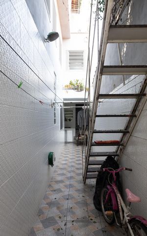 Casa à venda com 200m², 5 quartos e 3 vagas Casa à venda com 200m², 5 quartos e 3 vagasQuintal