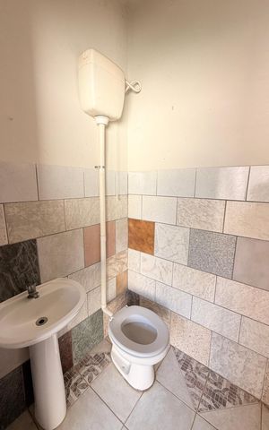 Casa para alugar com 100m², 3 quartos e 2 vagasBanheiro Externo
