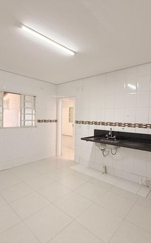 Casa para alugar com 100m², 3 quartos e 2 vagasCozinha