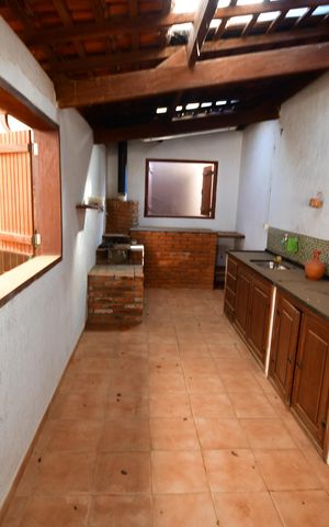 Casa à venda com 1000m², 2 quartos e 3 vagasVaranda gourmet