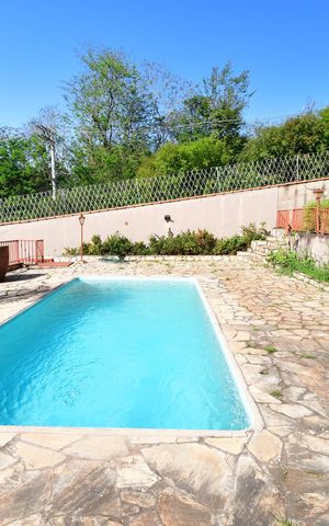 Casa à venda com 1000m², 2 quartos e 3 vagasPiscina