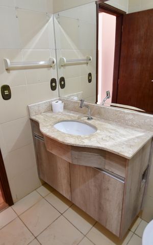 Casa à venda com 1000m², 2 quartos e 3 vagasBanheiro Suíte