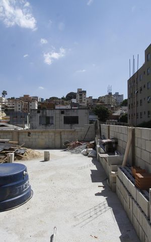 Casa à venda com 360m², 4 quartos e sem vagaÁrea externa