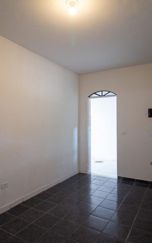 Casa para alugar com 70m², 1 quarto e 3 vagas Casa para alugar com 70m², 1 quarto e 3 vagasSala