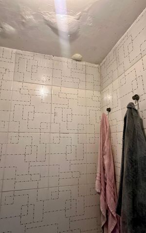 Casa à venda com 180m², 5 quartos e 2 vagasBanheiro