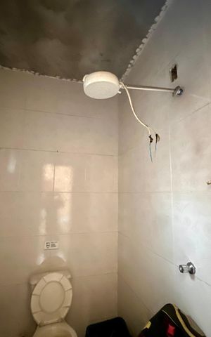 Casa à venda com 180m², 5 quartos e 2 vagasBanheiro