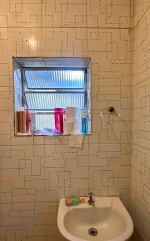 Casa à venda com 180m², 5 quartos e 2 vagasBanheiro