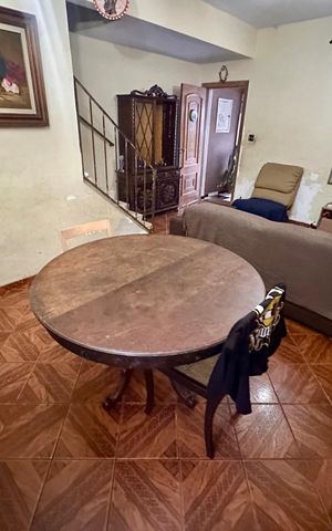 Casa à venda com 180m², 5 quartos e 2 vagasSala