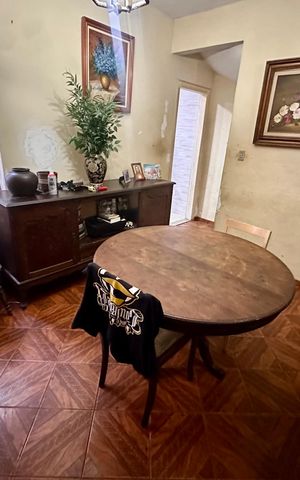 Casa à venda com 180m², 5 quartos e 2 vagasSala