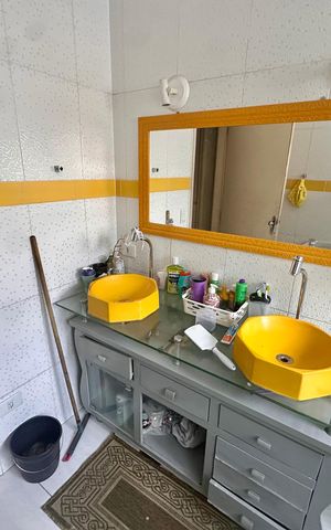 Casa à venda com 180m², 5 quartos e 2 vagasBanheiro