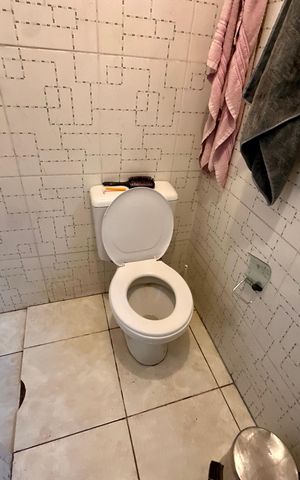 Casa à venda com 180m², 5 quartos e 2 vagasBanheiro