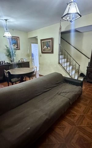 Casa à venda com 180m², 5 quartos e 2 vagasSala