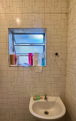 Casa à venda com 180m², 5 quartos e 2 vagasBanheiro