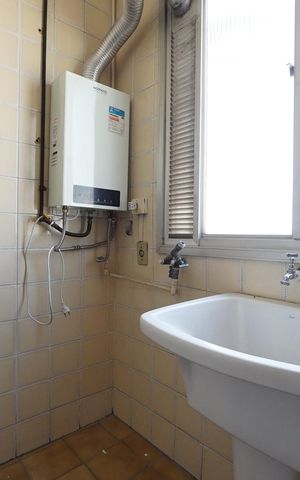 Apartamento à venda com 79m², 3 quartos e 1 vagaÁrea de Serviço