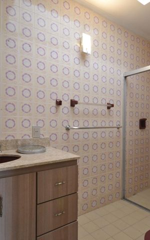 Casa para alugar com 130m², 5 quartos e 2 vagasBanheiro 1