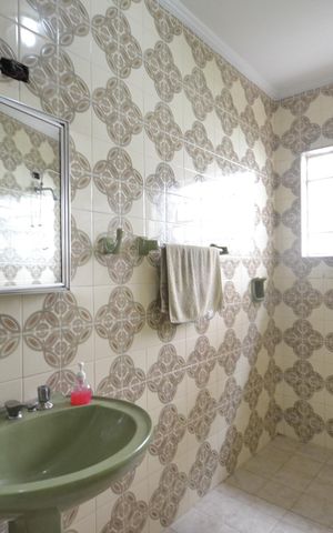 Casa para alugar com 130m², 5 quartos e 2 vagasBanheiro 2