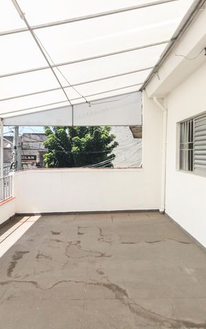 Casa à venda com 127m², 2 quartos e 1 vaga Casa à venda com 127m², 2 quartos e 1 vagaVaranda