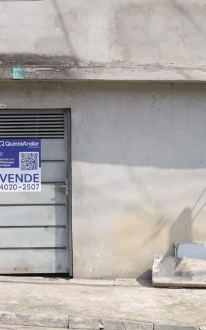 Casa à venda com 189m², 2 quartos e 2 vagasPlaca GRANDE instalada no portão do imóvel, dia 28.09.2026 - Código da placa: KYET-231