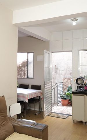 Casa à venda com 189m², 2 quartos e 2 vagasSala