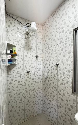 Casa à venda com 36m², 2 quartos e 1 vaga Casa à venda com 36m², 2 quartos e 1 vagaBanheiro da Suíte