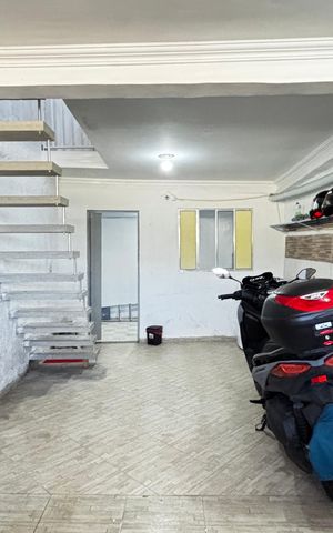 Casa à venda com 36m², 2 quartos e 1 vaga Casa à venda com 36m², 2 quartos e 1 vagaArea de Serviço - Garagem