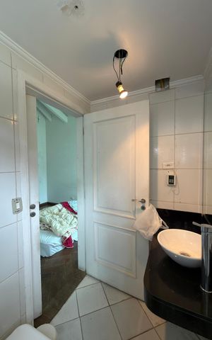 Casa à venda com 536m², 6 quartos e 5 vagas Casa à venda com 536m², 6 quartos e 5 vagasBanheiro Social