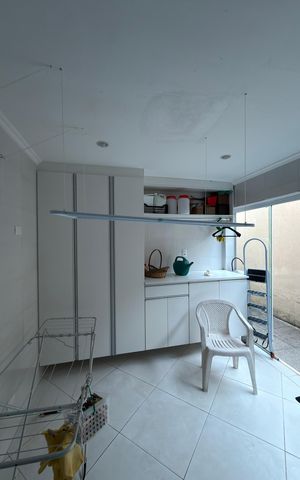 Casa à venda com 536m², 6 quartos e 5 vagas Casa à venda com 536m², 6 quartos e 5 vagasÁrea de Serviço