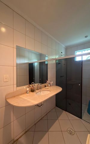 Casa à venda com 536m², 6 quartos e 5 vagas Casa à venda com 536m², 6 quartos e 5 vagasSuíte 1 Banheiro