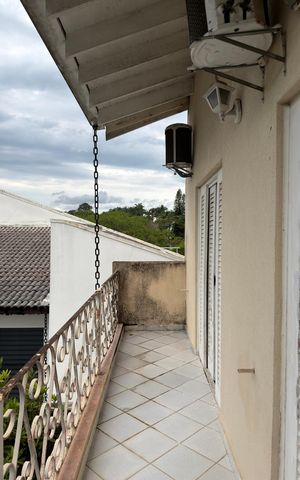 Casa à venda com 536m², 6 quartos e 5 vagas Casa à venda com 536m², 6 quartos e 5 vagasVaranda