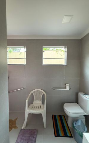 Casa à venda com 536m², 6 quartos e 5 vagas Casa à venda com 536m², 6 quartos e 5 vagasQuarto 6 suíte Banheiro