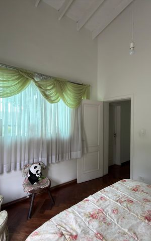 Casa à venda com 536m², 6 quartos e 5 vagas Casa à venda com 536m², 6 quartos e 5 vagasQuarto 4