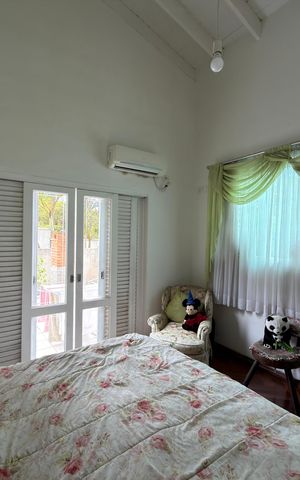 Casa à venda com 536m², 6 quartos e 5 vagas Casa à venda com 536m², 6 quartos e 5 vagasQuarto 4