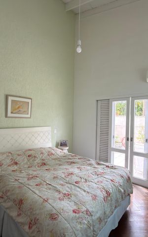 Casa à venda com 536m², 6 quartos e 5 vagas Casa à venda com 536m², 6 quartos e 5 vagasQuarto 4
