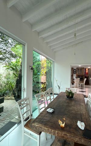 Casa à venda com 536m², 6 quartos e 5 vagas Casa à venda com 536m², 6 quartos e 5 vagasVaranda gourmet e Cozinha
