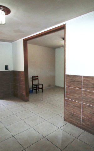 Casa à venda com 180m², 2 quartos e 1 vagaSala